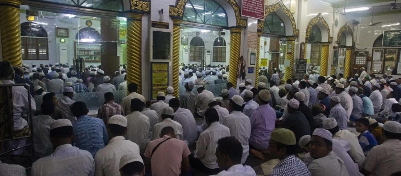 Η κυβέρνηση «παρακαλεί» τους μουσουλμάνους: «Μείνετε σπίτι στο Ραμαζάνι όπως οι Χριστιανοί & οι Εβραίοι»